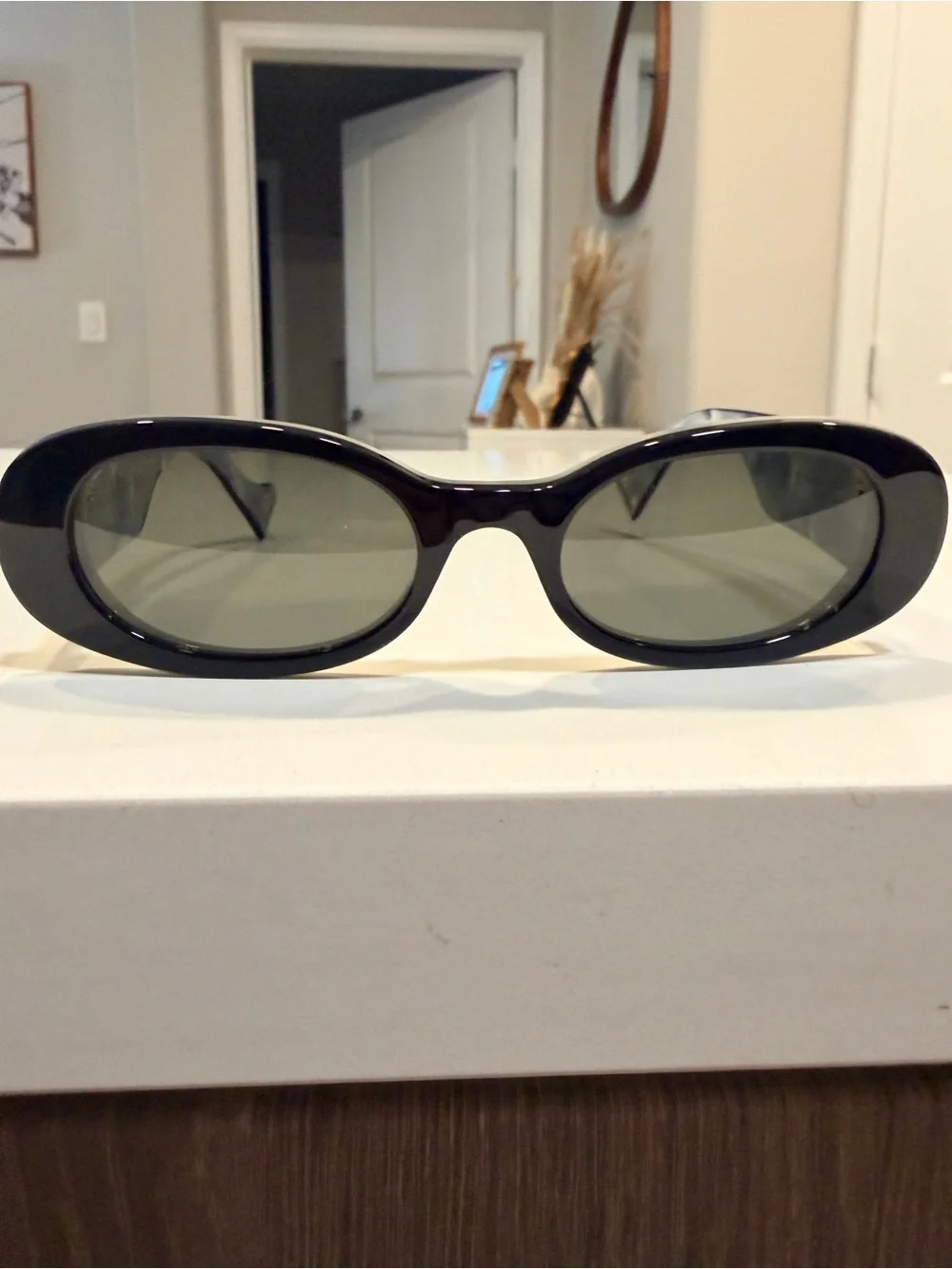 Gucci Black Oval Sunglasses Pearl Gray Arms Interlocking GG Brand New